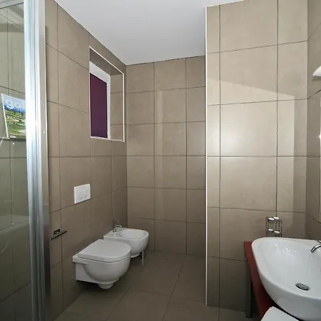 Διαμέρισμα Sleeps 4 Pool Air Con T421367