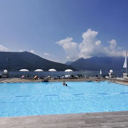 Διαμέρισμα Sleeps 4 Pool Air Con T421367 Maccagno